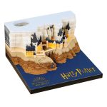 The 3D paper work with the Hogwarts Castle design is made of art paper, hand-carved and placed in an acrylic frame. This decorative product is suitable as a calendar or tear-off notebook for home, collection and gift.